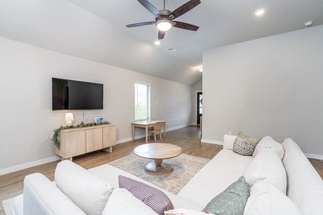 property at 17568 Rosewood Manor Ln