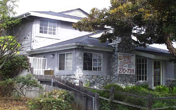1150-1156 Thomas Ave in San Diego, CA - Foto de edificio - Building Photo
