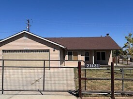 21431 Santa Barbara Dr in Tehachapi, CA - Building Photo