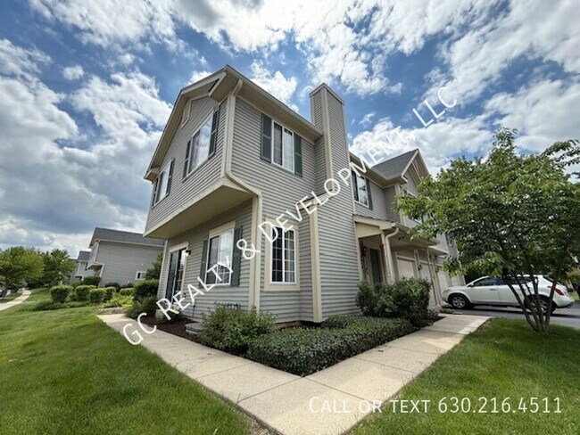 308 Windsor Ct in South Elgin, IL - Building Photo - Building Photo