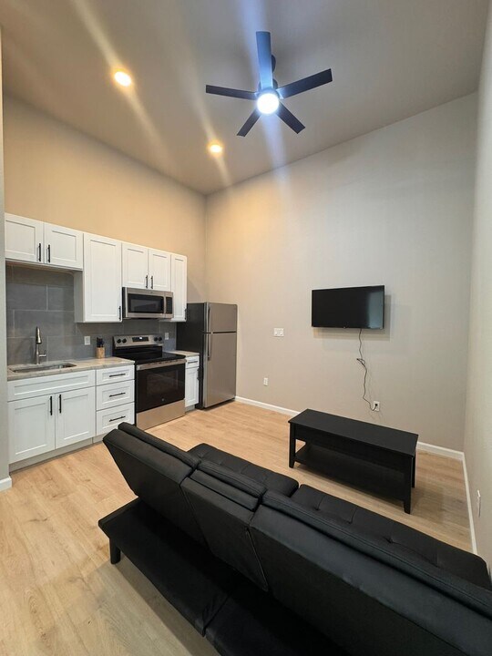 418 S Commercial St in Aransas Pass, TX - Building Photo