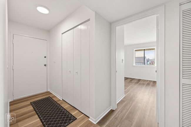 210 Fountainview Ln, Unit 3A in Lombard, IL - Building Photo - Building Photo