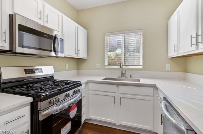 2291 W Horizon Ridge Pky, Unit 4121 Gables in Henderson, NV - Building Photo - Building Photo