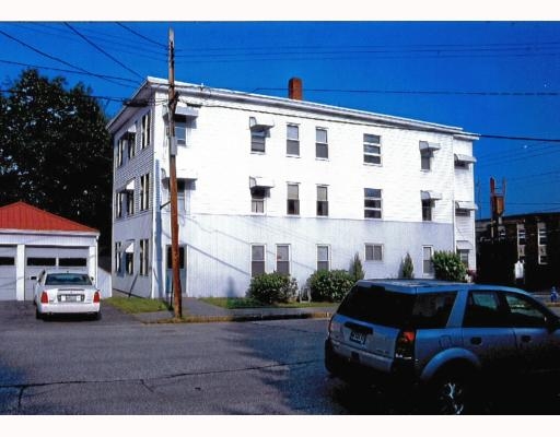 102 Lincoln Ave in Rumford, ME - Building Photo