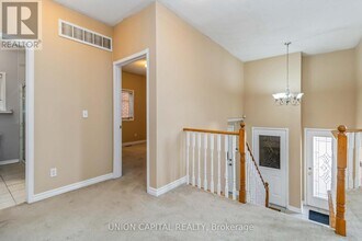 639 Twain Ave in Mississauga, ON - Building Photo - Building Photo