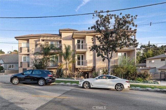 1941 Waltonia Dr, Unit 205 in Montrose, CA - Building Photo - Building Photo