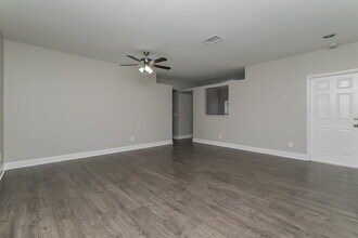 416 Summer Sails Dr in Valrico, FL - Foto de edificio - Building Photo