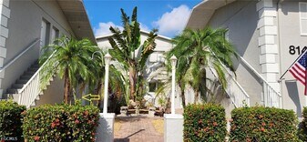 8148 Country Rd in Ft. Myers, FL - Building Photo