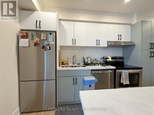 107 Nairn Ave in Toronto, ON - Building Photo - Building Photo