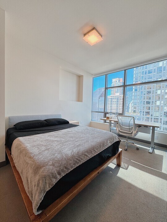 2033 2nd Ave, Unit 1505 in Seattle, WA - Building Photo