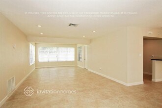 8800 NW 11th St in Pembroke Pines, FL - Building Photo - Building Photo