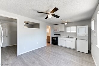 1306 Rexford Pl-Unit -C in Las Vegas, NV - Building Photo - Building Photo