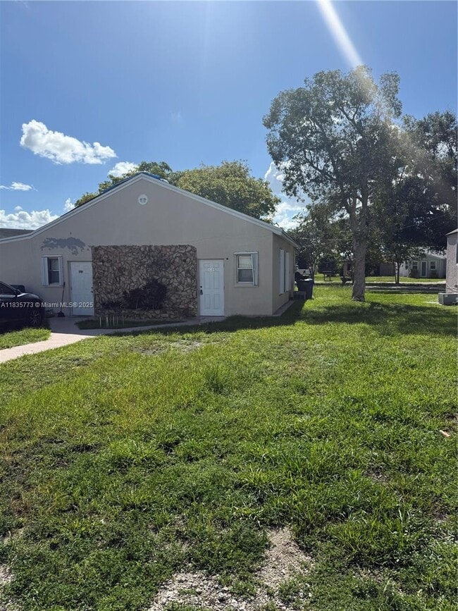 property at 410 N 58th Ave