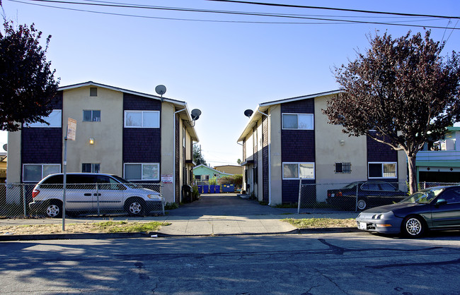 1526-1530 Sanford Ave in San Pablo, CA - Foto de edificio - Building Photo