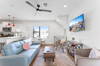 1128 Chicon St in Austin, TX - Building Photo - Building Photo