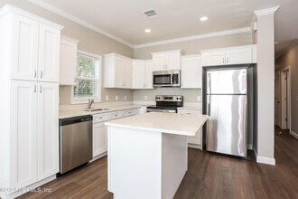 2119 Lewis St in Jacksonville, FL - Building Photo - Building Photo