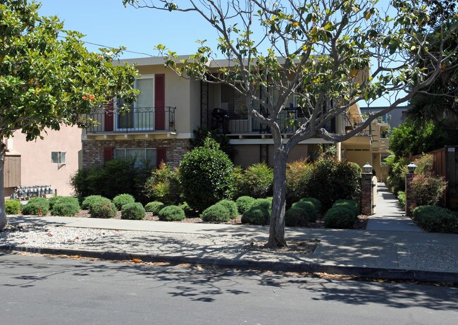 753 Chestnut St in San Carlos, CA - Foto de edificio - Building Photo