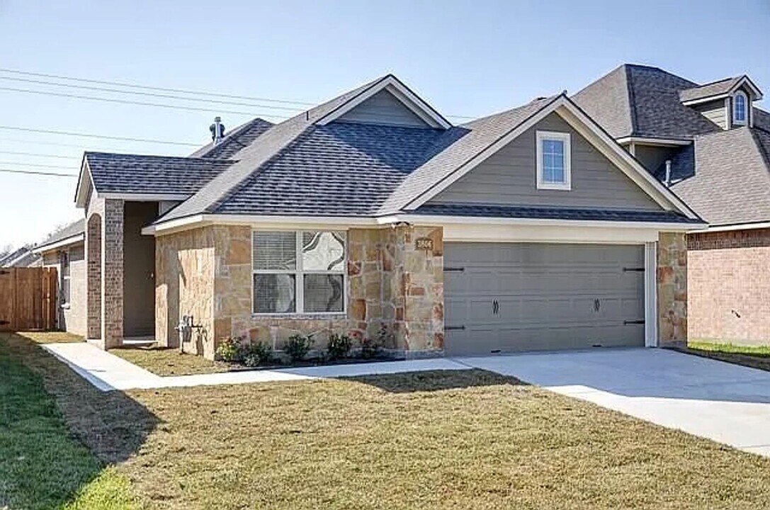 3806 Snowdance Ct in College Station, TX - Building Photo