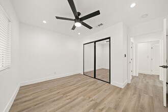 4832 Downey Ave-Unit -4834-01 in Lakewood, CA - Building Photo - Building Photo