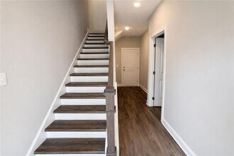 1375 Walking Wy in Atlanta, GA - Building Photo - Building Photo