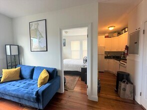 11 Craigie St, Unit 3 in Somerville, MA - Foto de edificio - Building Photo