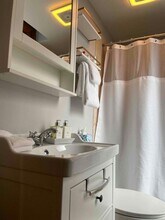 550 W Surf St in Chicago, IL - Building Photo - Building Photo