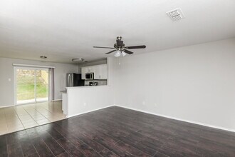 3140 Middleview Rd in Fort Worth, TX - Foto de edificio - Building Photo