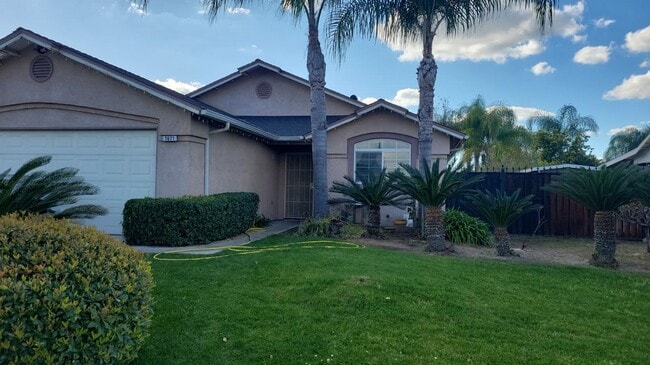 1671 Hume Dr in Sanger, CA - Building Photo - Building Photo