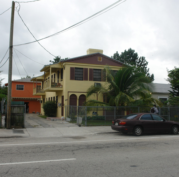 444 NE 62nd St in Miami, FL - Foto de edificio