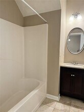 6634 Splashwater Dr in Flowery Branch, GA - Building Photo - Building Photo