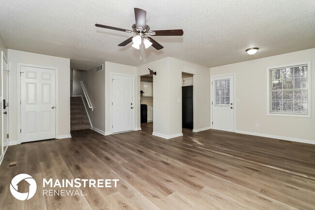 211 Hampton Dr, Unit 2 bed studio in Dallas, GA - Foto de edificio - Building Photo