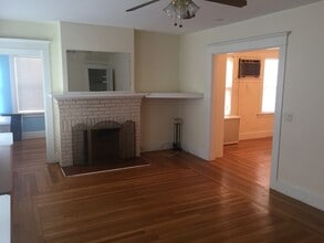 162 Elm St, Unit 2 in West Haven, CT - Building Photo - Building Photo