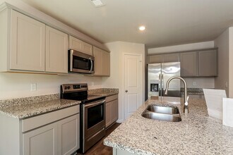 304 Crooked Pne Ct in Columbia, SC - Foto de edificio - Building Photo