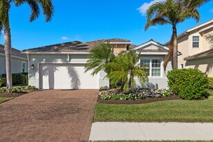 14651 Topsail Dr in Naples, FL - Building Photo