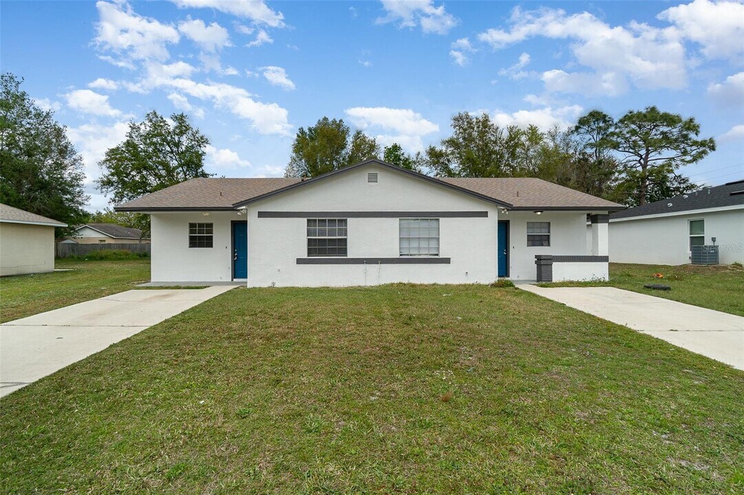 588 Imperial Pl in Poinciana, FL - Building Photo