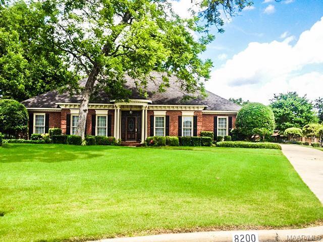 8200 Harrogate Hill in Montgomery, AL - Building Photo