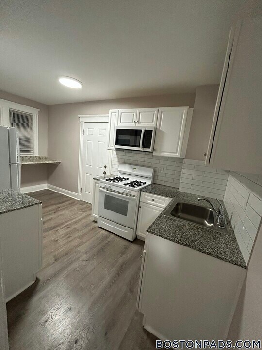 26 Harwood St in Lynn, MA - Building Photo