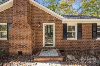 6227 King George Dr in Charlotte, NC - Building Photo - Building Photo