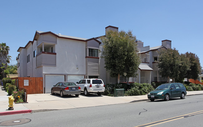 4429-4441 Marlborough Ave in San Diego, CA - Building Photo - Building Photo