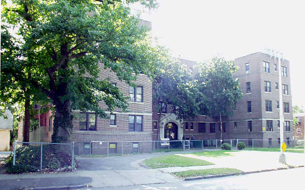 148 S Munn Ave in East Orange, NJ - Foto de edificio