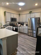 8415 Linda Michelle Ln in Austin, TX - Foto de edificio - Building Photo