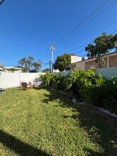 262 SE 9th Ave in Deerfield Beach, FL - Building Photo - Building Photo