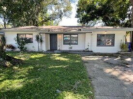 1967 Albany Dr in Clearwater, FL - Building Photo