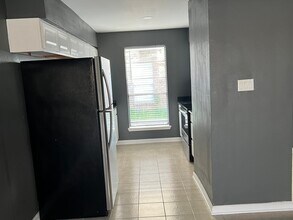 520 Revere Dr, Unit C in La Place, LA - Building Photo - Building Photo