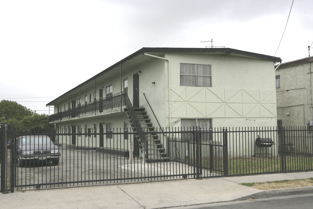 10626 S. Budlong Ave. in Los Angeles, CA - Building Photo