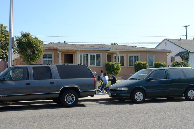 370-372 E Fir Ave in Oxnard, CA - Building Photo - Building Photo