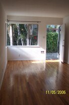1328 Harvard St, Unit Private Back in Santa Monica, CA - Building Photo