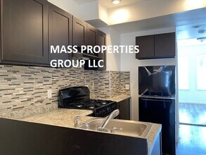 142 W Hanover St-Unit -2 in Trenton, NJ - Building Photo - Building Photo