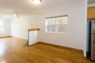 1319 N Campbell Ave, Unit M08H in Chicago, IL - Building Photo - Building Photo