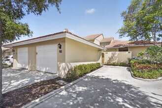 259 Old Meadow Way in Palm Beach Gardens, FL - Building Photo - Building Photo